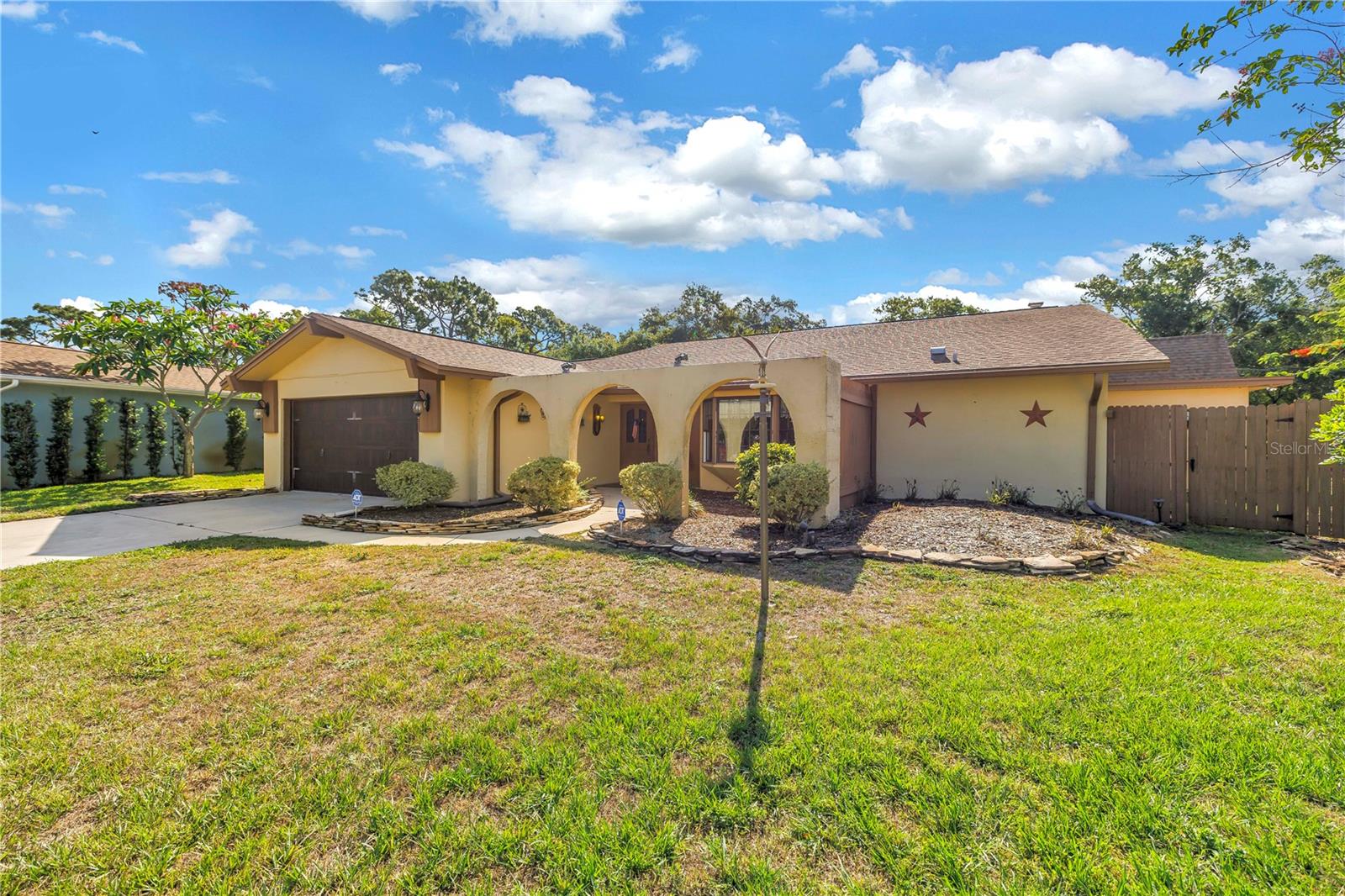 10657 DEL PRADO DR E, LARGO, FL, 33774