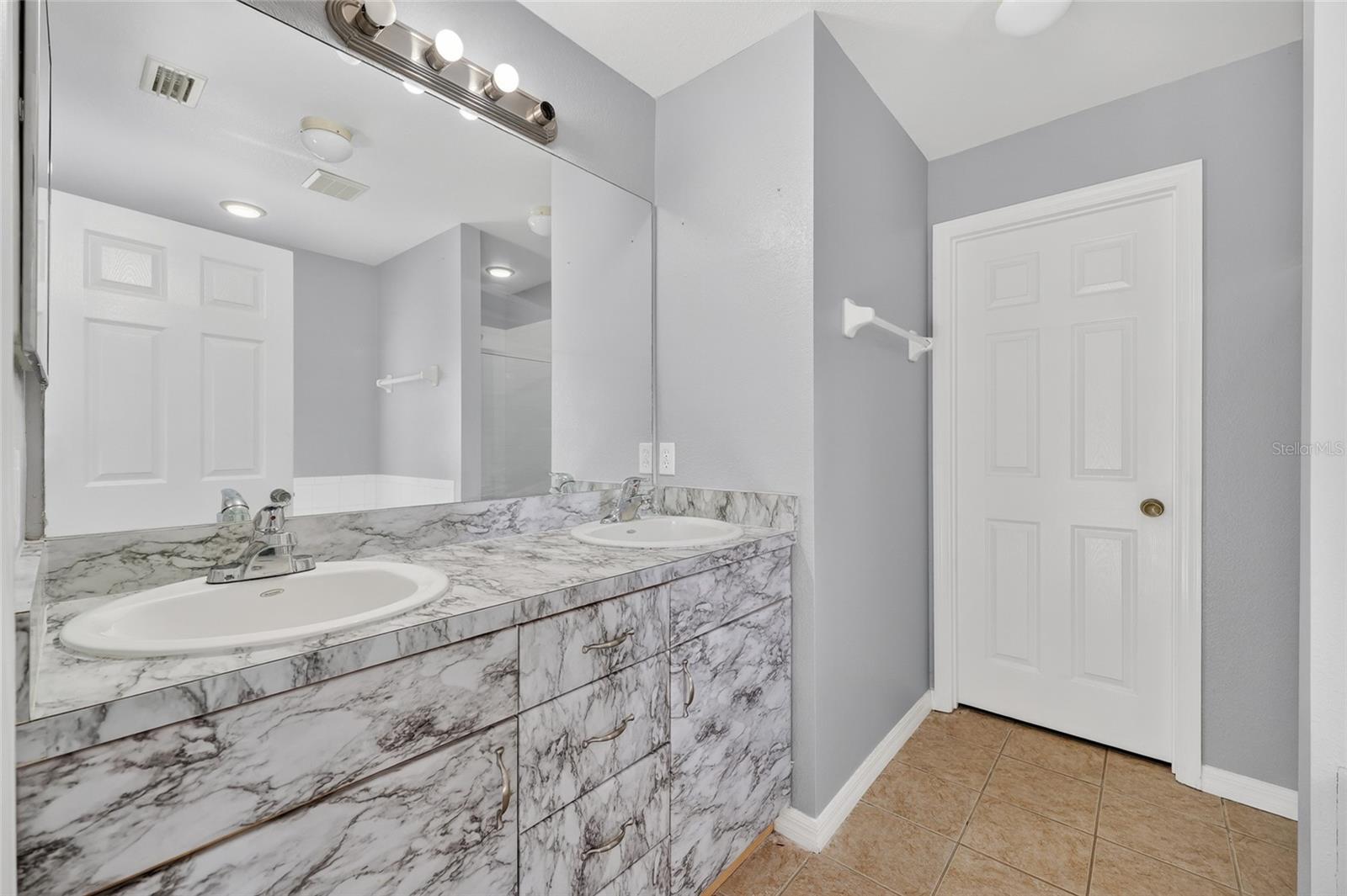 8221 LARRIMORE AVE, NORTH PORT, FL, 34291