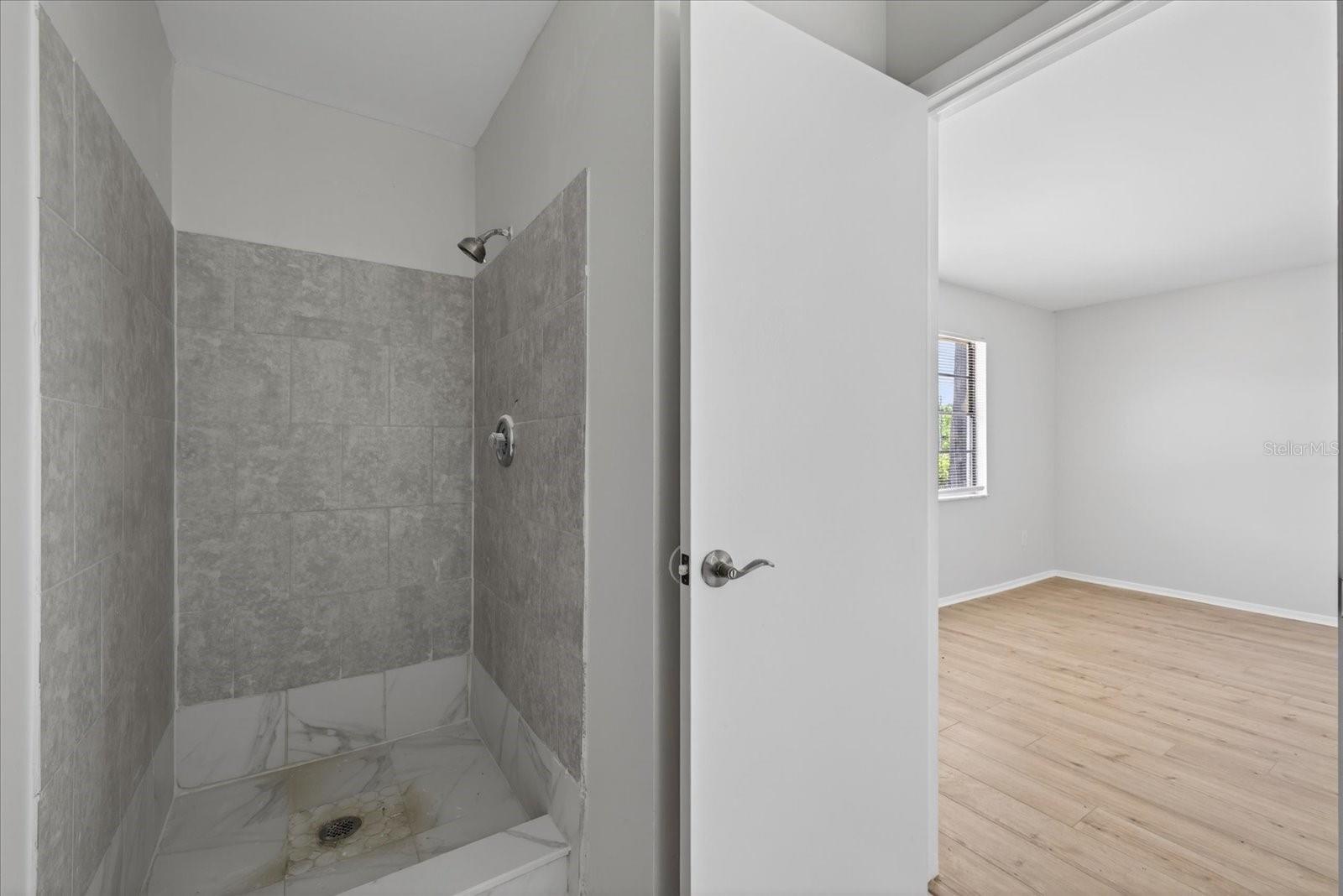 14024 VILLAGE TERRACE DR, TAMPA, FL, 33624