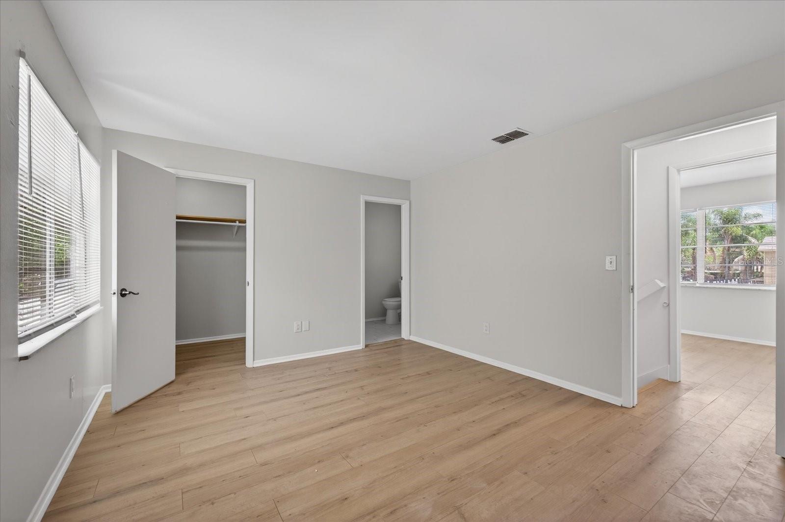 14024 VILLAGE TERRACE DR, TAMPA, FL, 33624