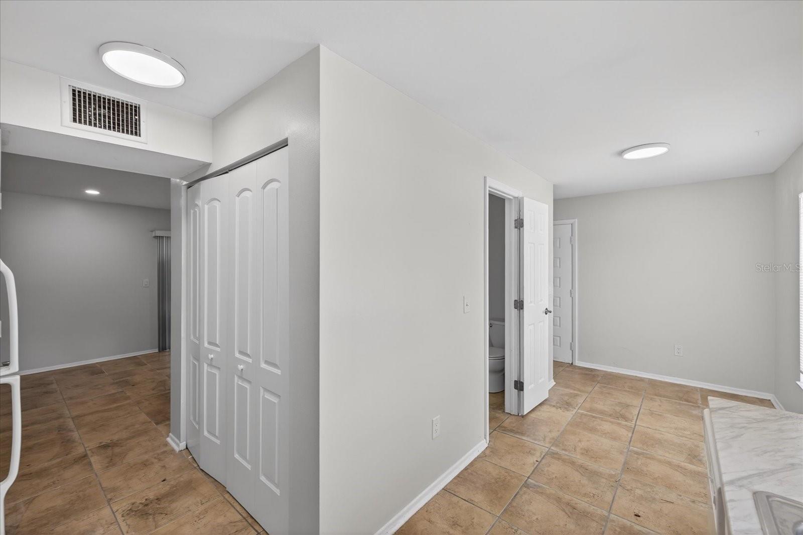 14024 VILLAGE TERRACE DR, TAMPA, FL, 33624