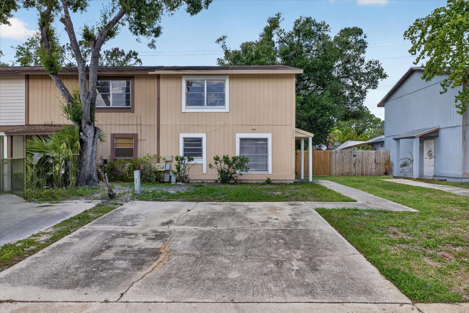 14024 VILLAGE TERRACE DR, TAMPA, FL, 33624
