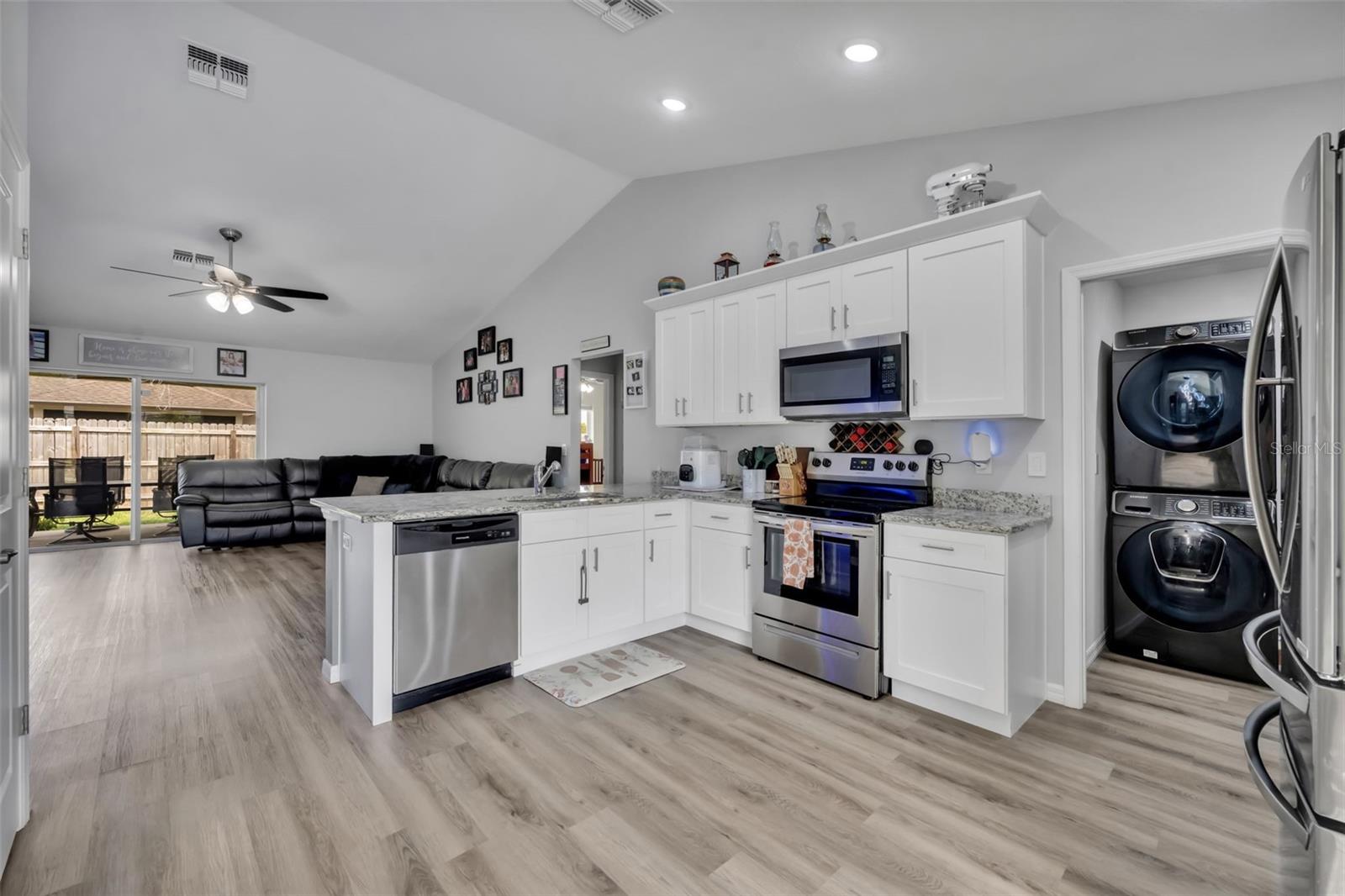 40610 E FOURTH AVE, UMATILLA, FL, 32784