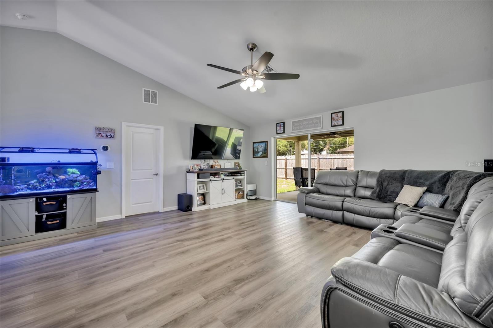 40610 E FOURTH AVE, UMATILLA, FL, 32784