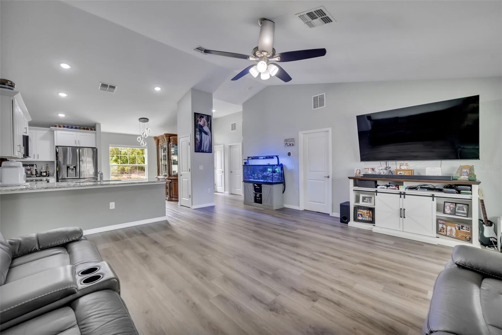 40610 E FOURTH AVE, UMATILLA, FL, 32784
