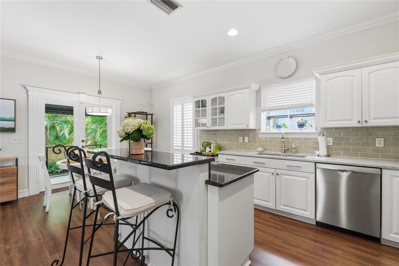 2612 W WYOMING AVE, TAMPA, FL, 33611