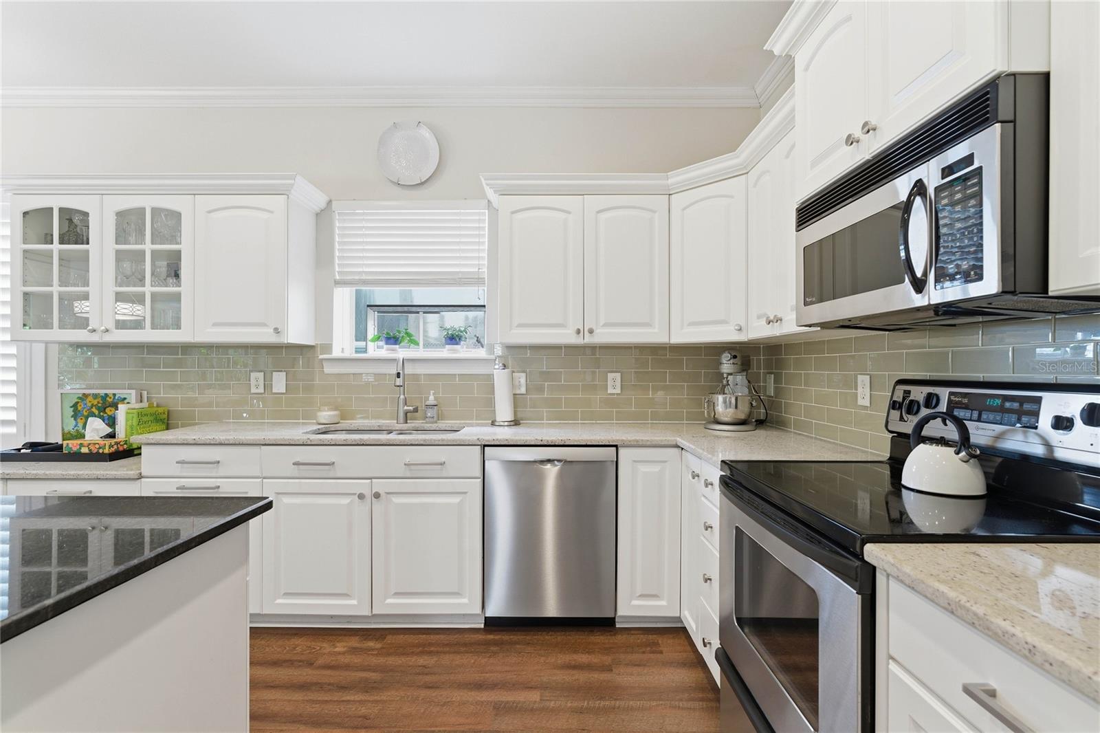 2612 W WYOMING AVE, TAMPA, FL, 33611