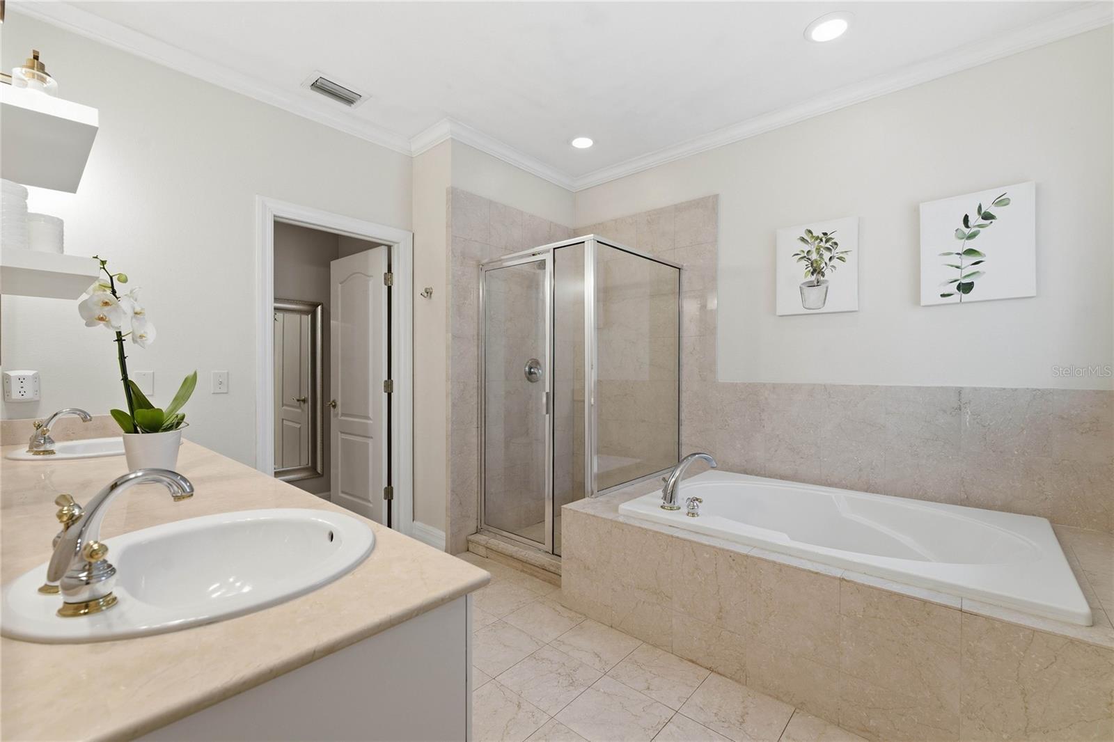 2612 W WYOMING AVE, TAMPA, FL, 33611