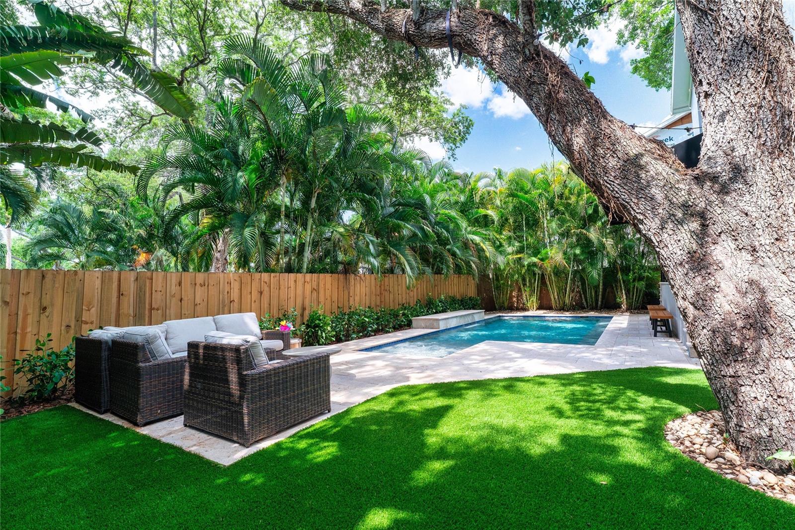 2612 W WYOMING AVE, TAMPA, FL, 33611