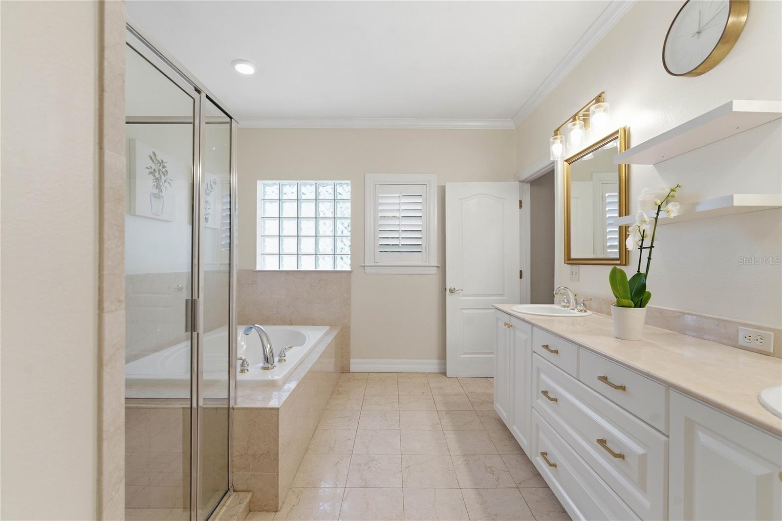 2612 W WYOMING AVE, TAMPA, FL, 33611