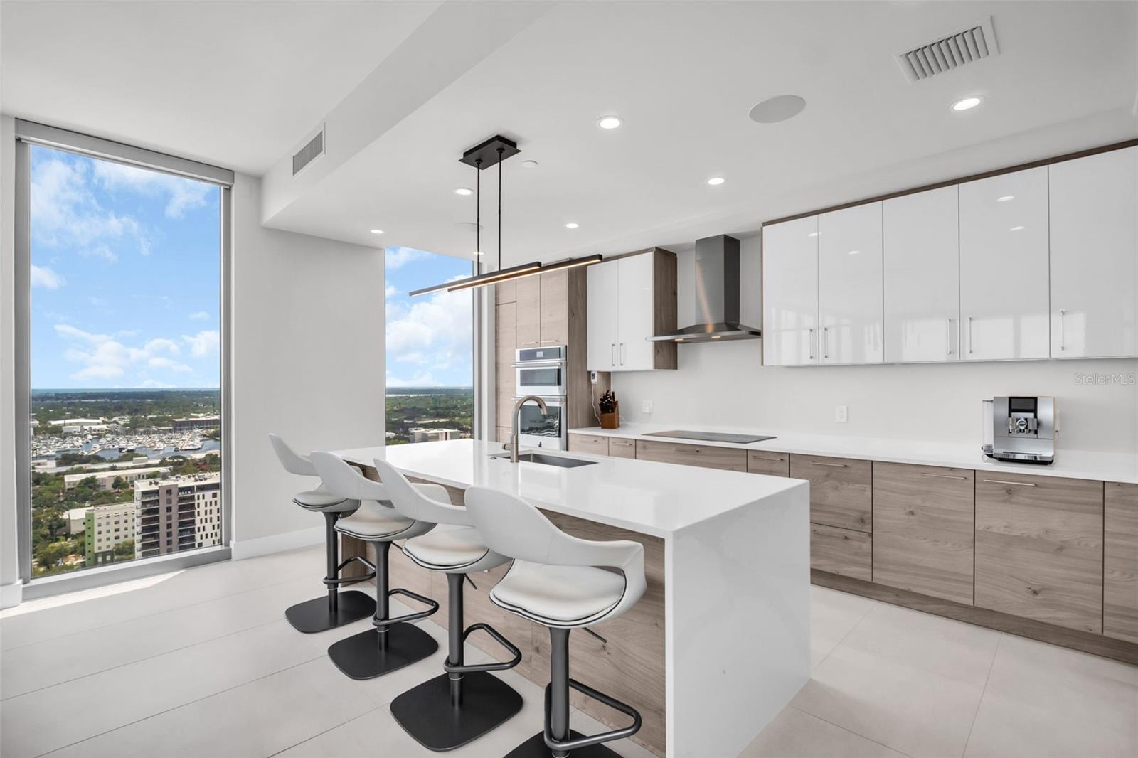 301 1ST ST S #2501, ST PETERSBURG, FL, 33701