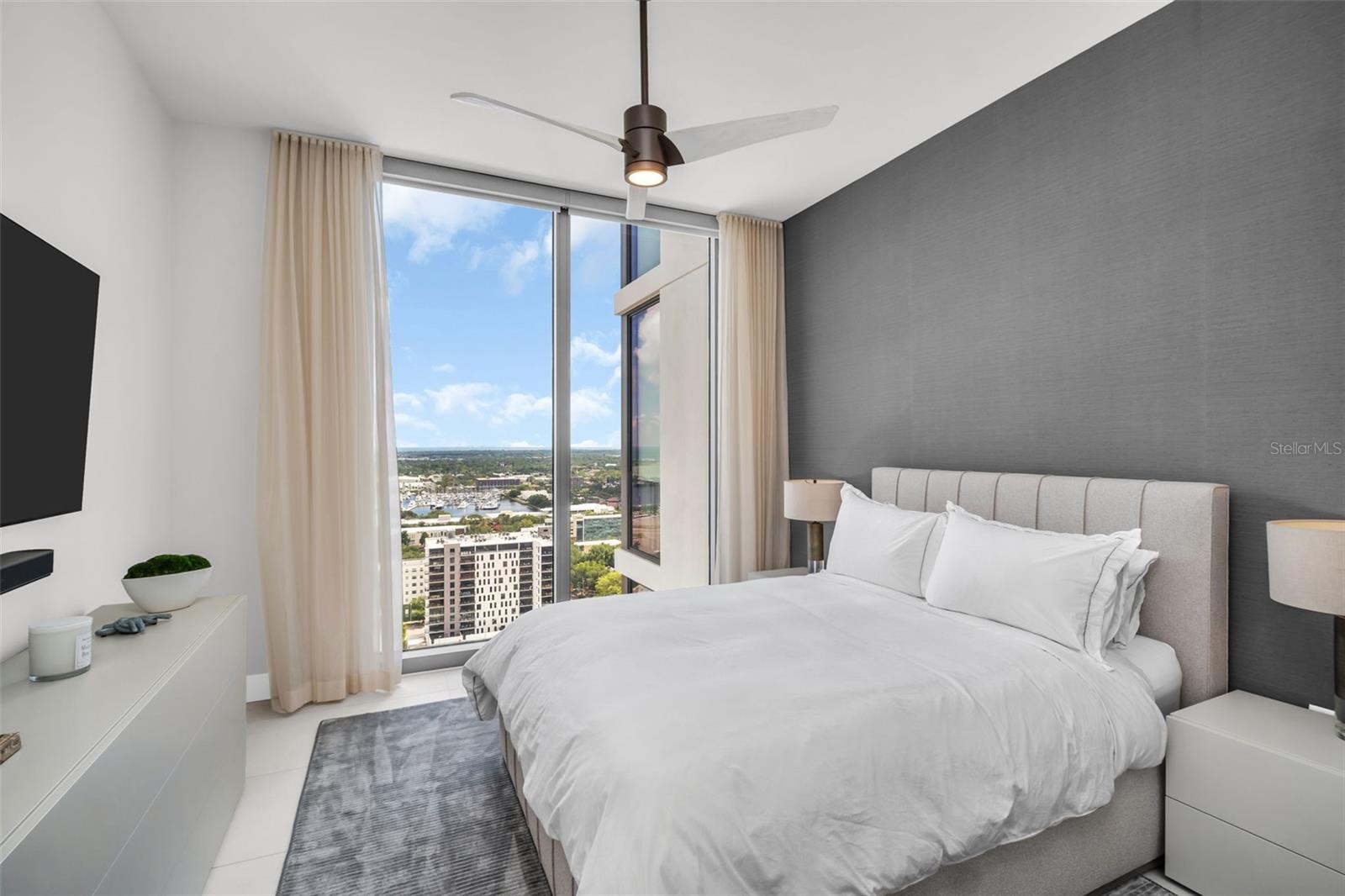 301 1ST ST S #2501, ST PETERSBURG, FL, 33701