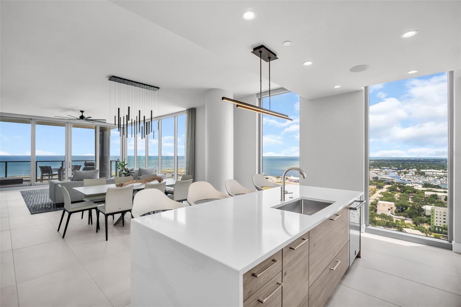 301 1ST ST S #2501, ST PETERSBURG, FL, 33701