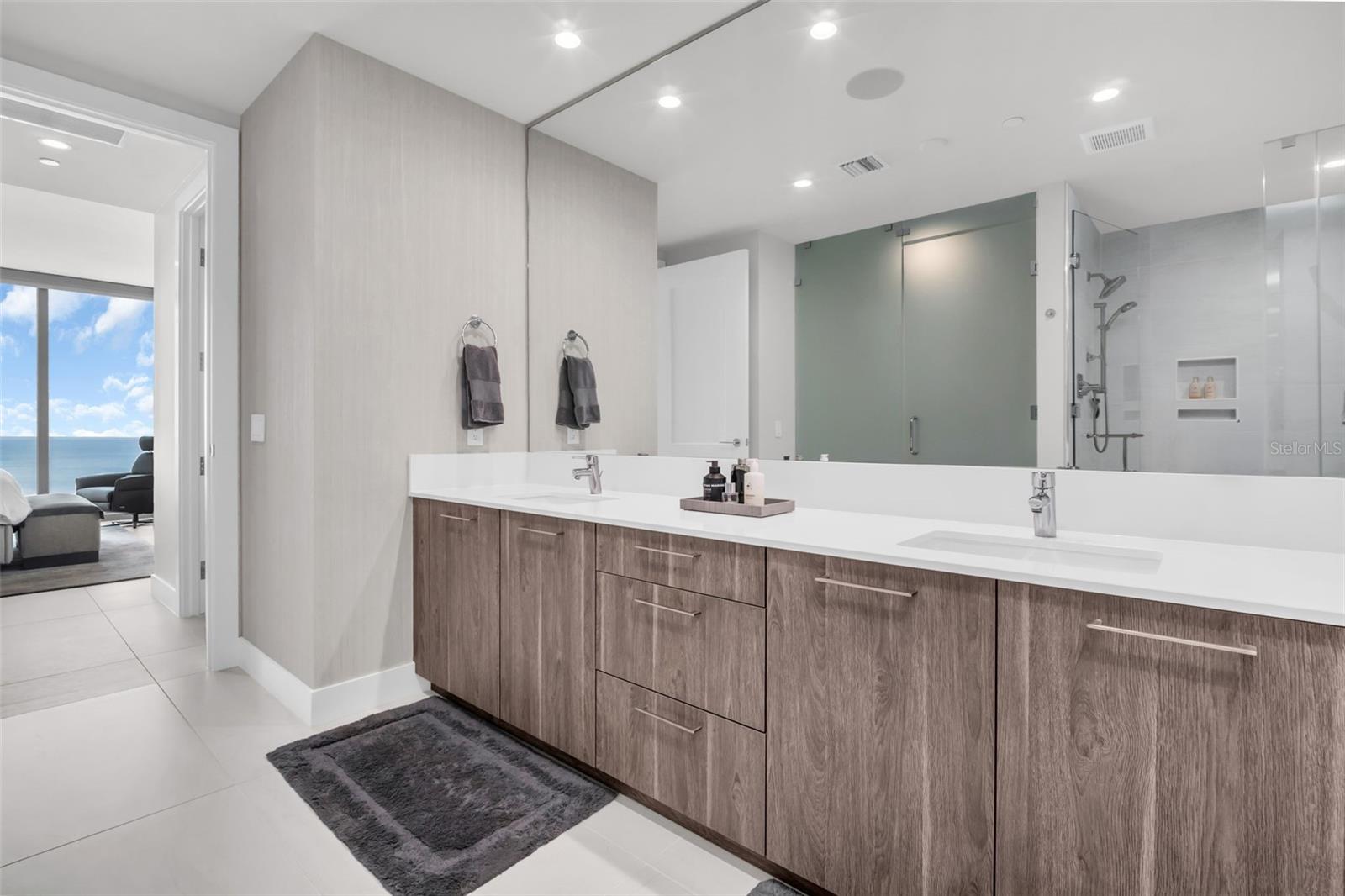 301 1ST ST S #2501, ST PETERSBURG, FL, 33701