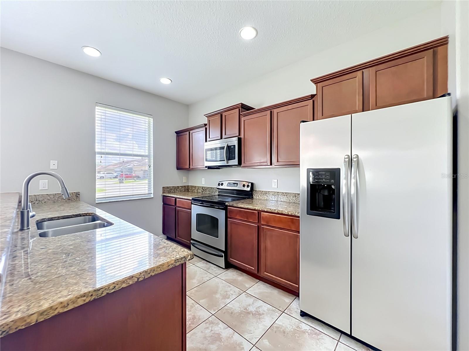11056 SAVANNAH LANDING CIR, ORLANDO, FL, 32832