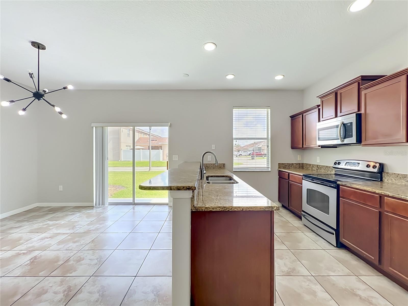 11056 SAVANNAH LANDING CIR, ORLANDO, FL, 32832
