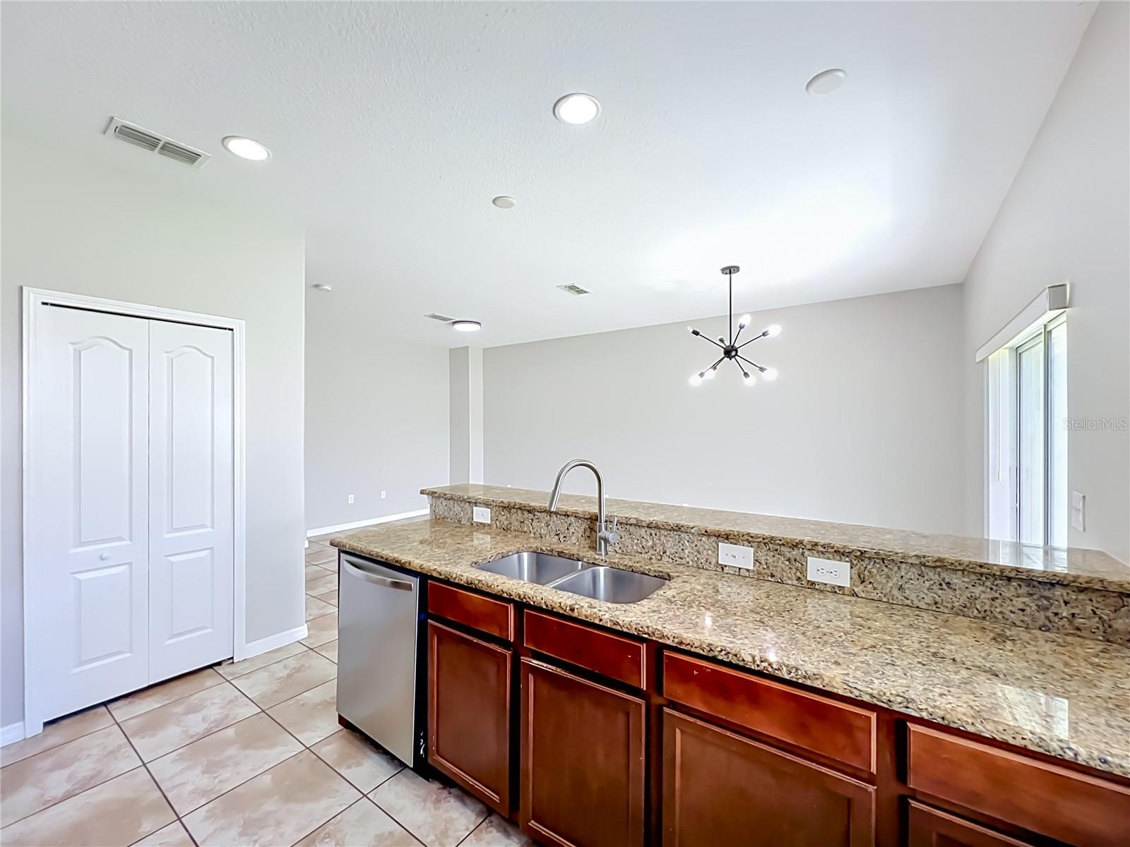 11056 SAVANNAH LANDING CIR, ORLANDO, FL, 32832