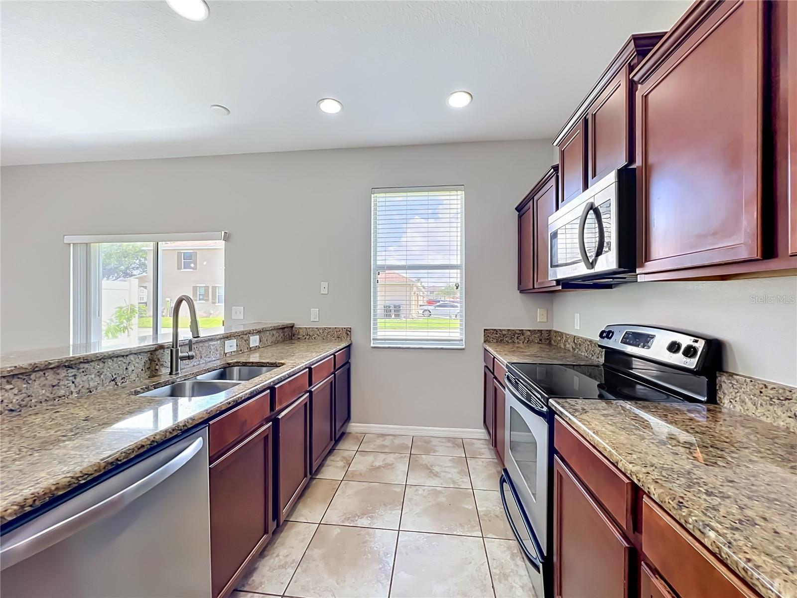 11056 SAVANNAH LANDING CIR, ORLANDO, FL, 32832