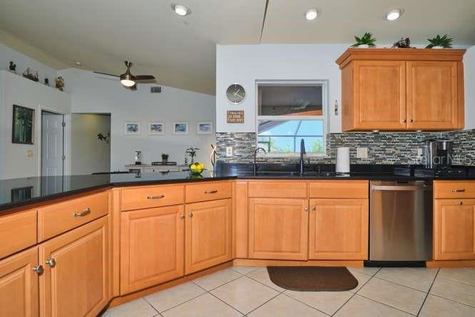 844 NE 6TH AVE, CAPE CORAL, FL, 33909