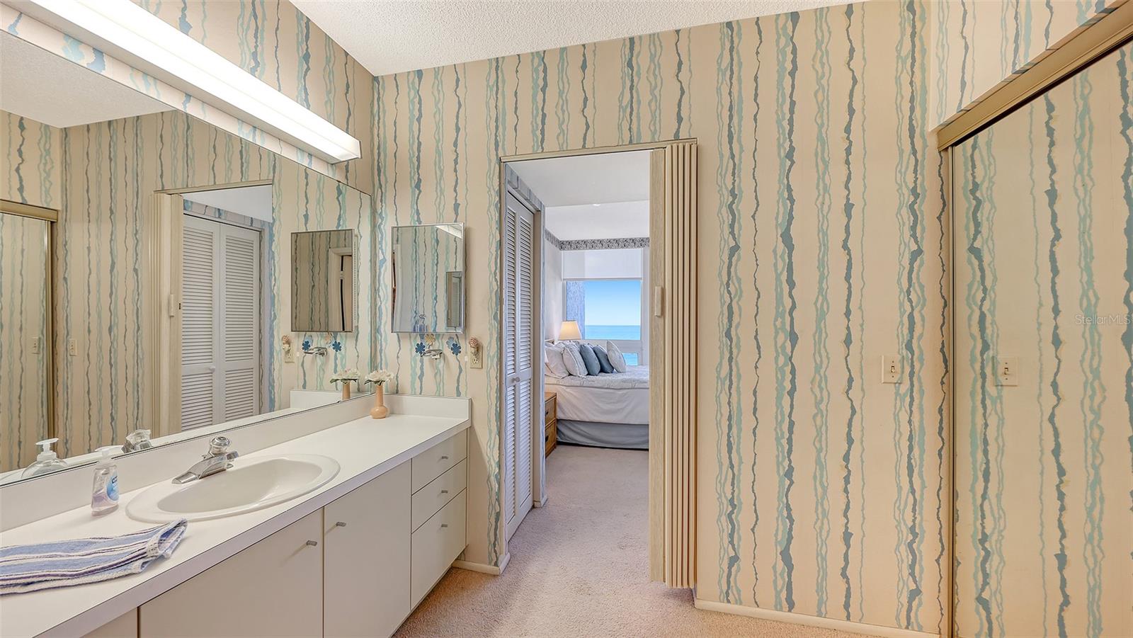 1045 GULF OF MEXICO DR #301, LONGBOAT KEY, FL, 34228