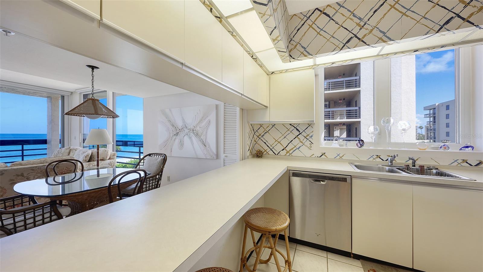 1045 GULF OF MEXICO DR #301, LONGBOAT KEY, FL, 34228