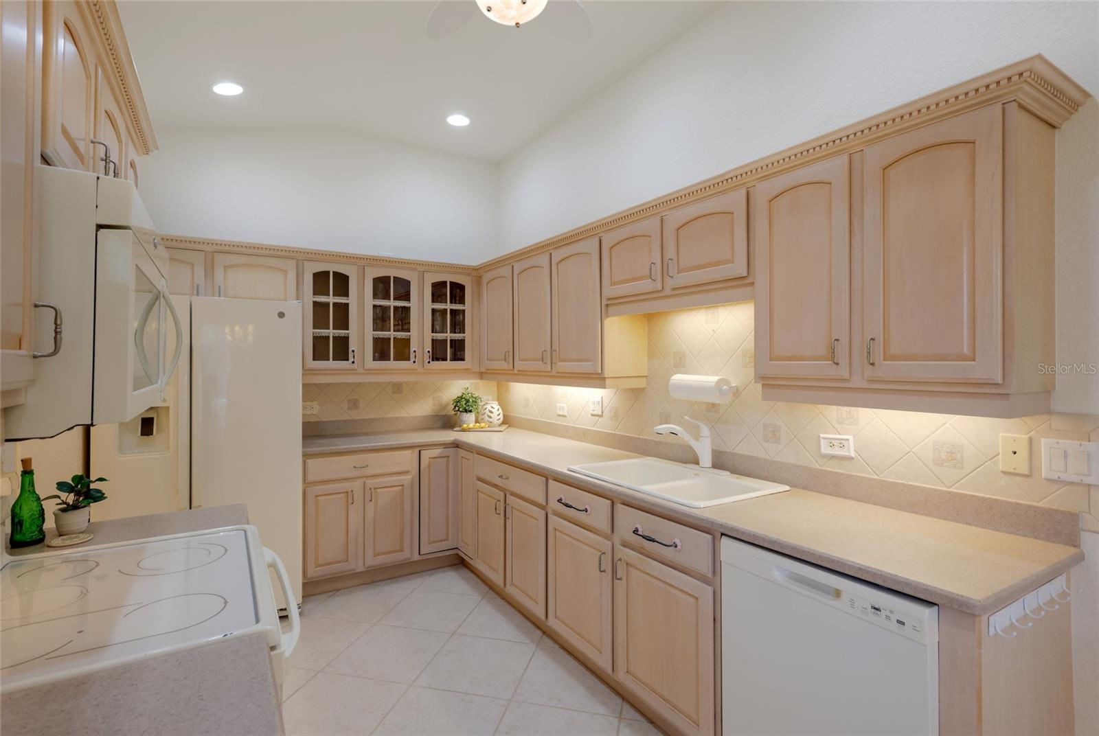 216 VISTA DEL LAGO WAY, VENICE, FL, 34292