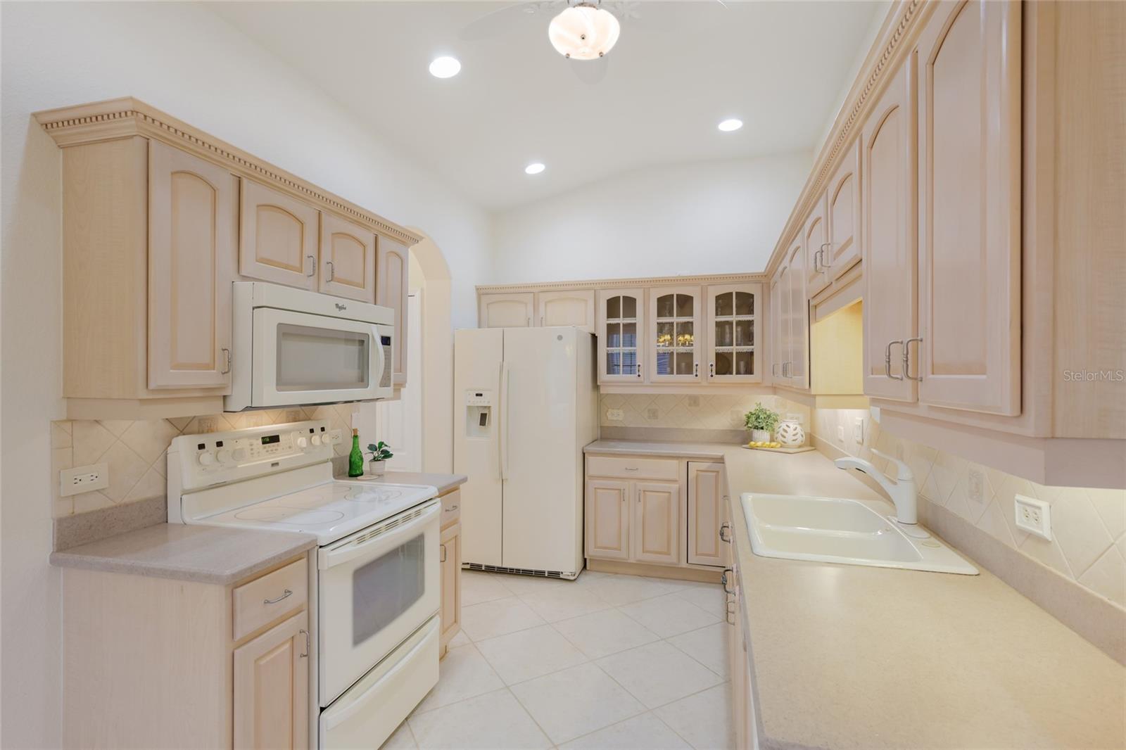 216 VISTA DEL LAGO WAY, VENICE, FL, 34292
