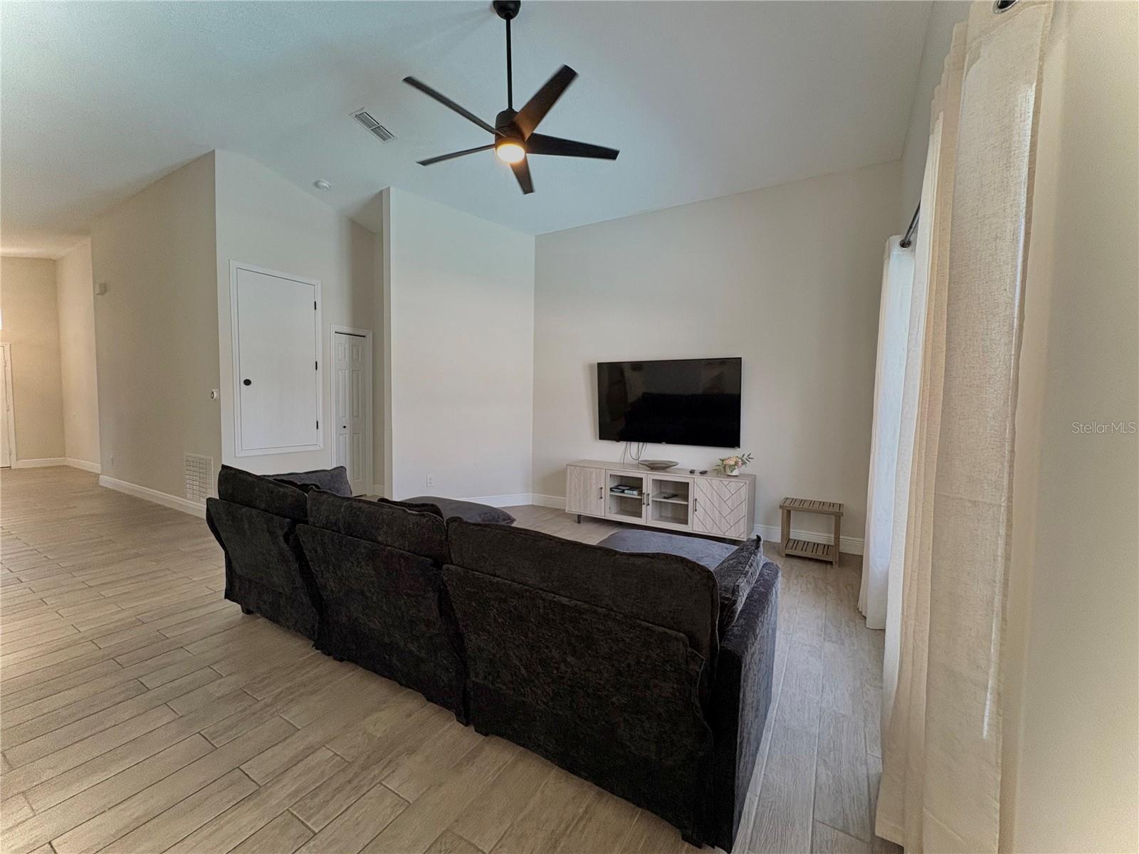 154 CASTLEMAIN CIR, DAVENPORT, FL, 33897