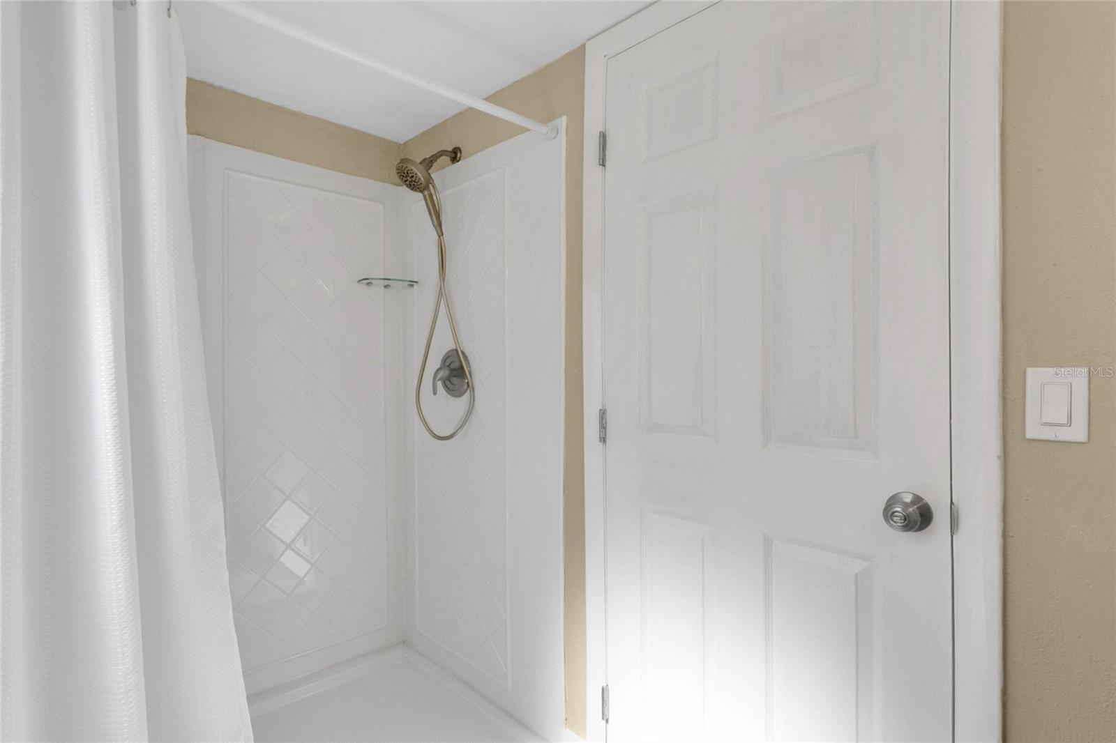 11 WINDTREE LN #B, WINTER GARDEN, FL, 34787