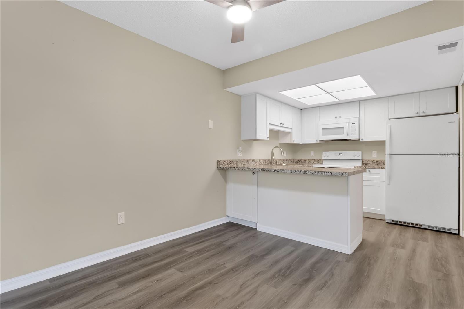 11 WINDTREE LN #B, WINTER GARDEN, FL, 34787
