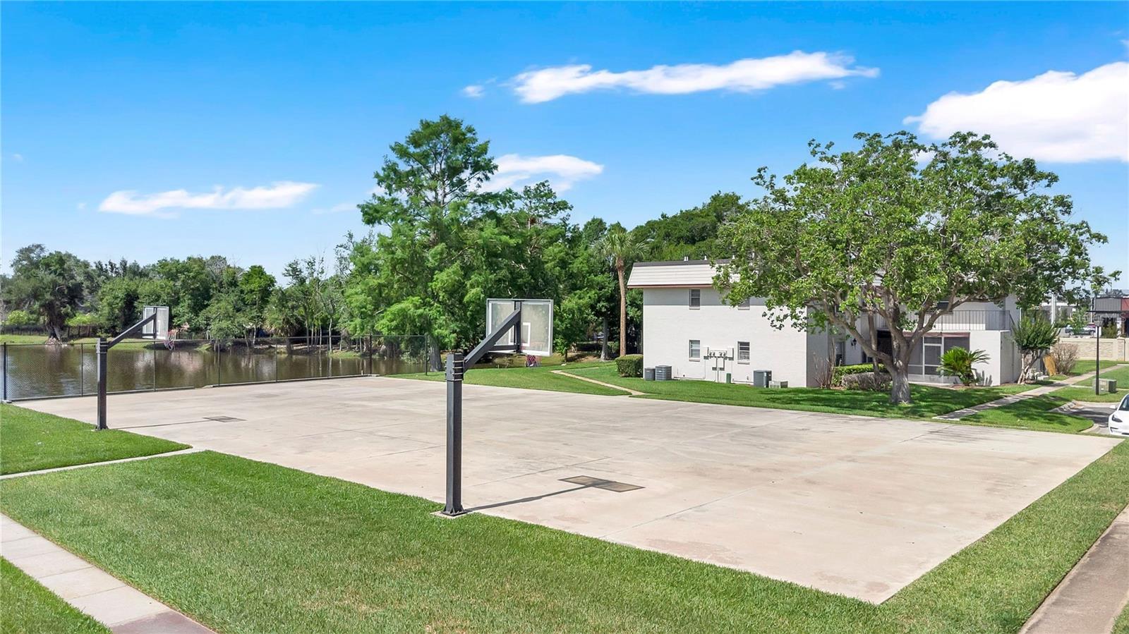 11 WINDTREE LN #B, WINTER GARDEN, FL, 34787
