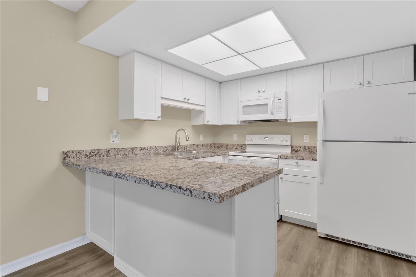11 WINDTREE LN #B, WINTER GARDEN, FL, 34787