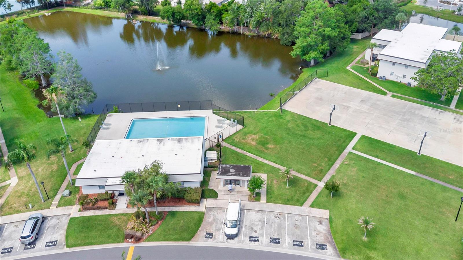 11 WINDTREE LN #B, WINTER GARDEN, FL, 34787