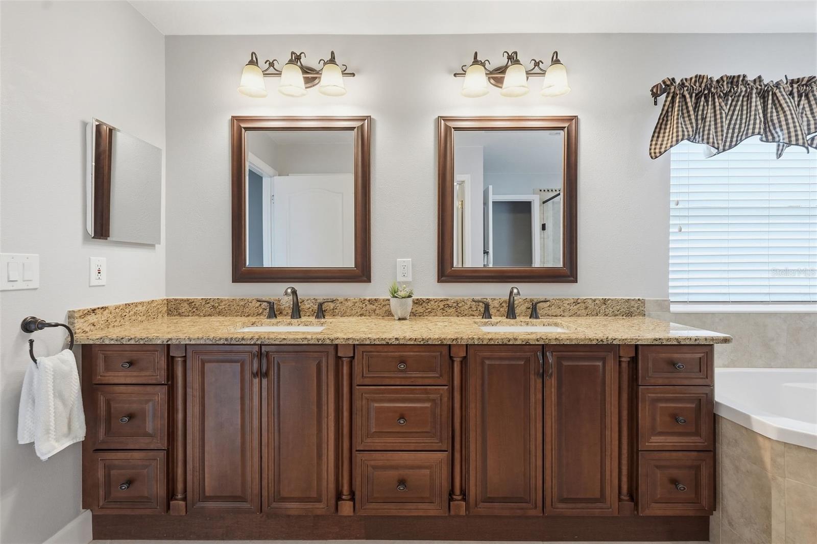 355 VENTURA DR, OLDSMAR, FL, 34677