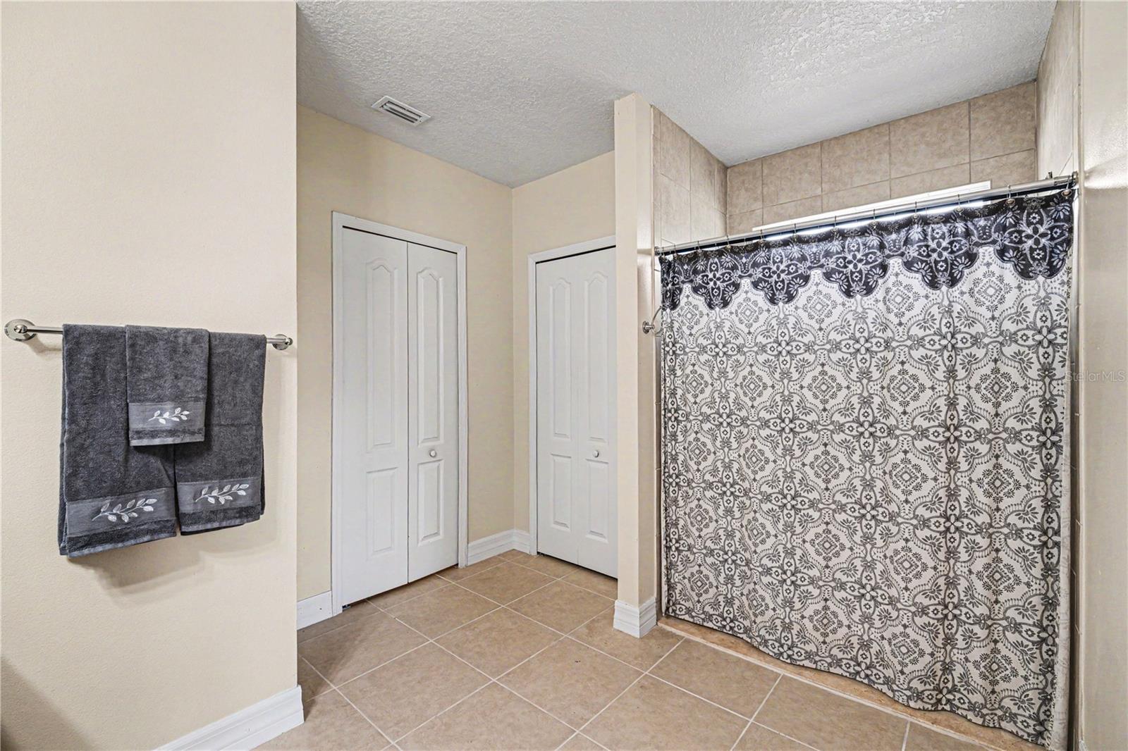 1025 MORGAN CIR NE, PALM BAY, FL, 32905