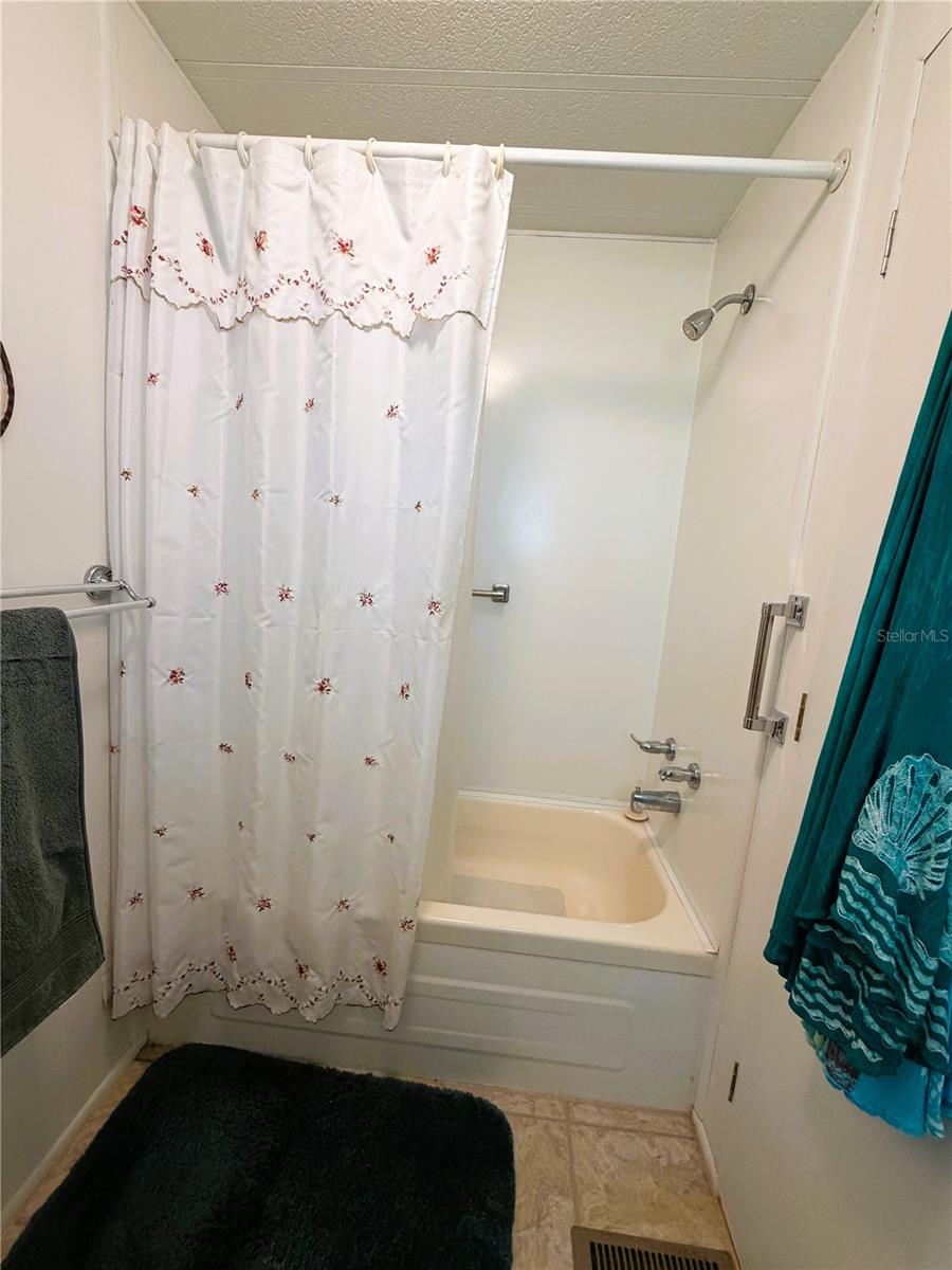 111 CHESTNUT ST, LEESBURG, FL, 34748