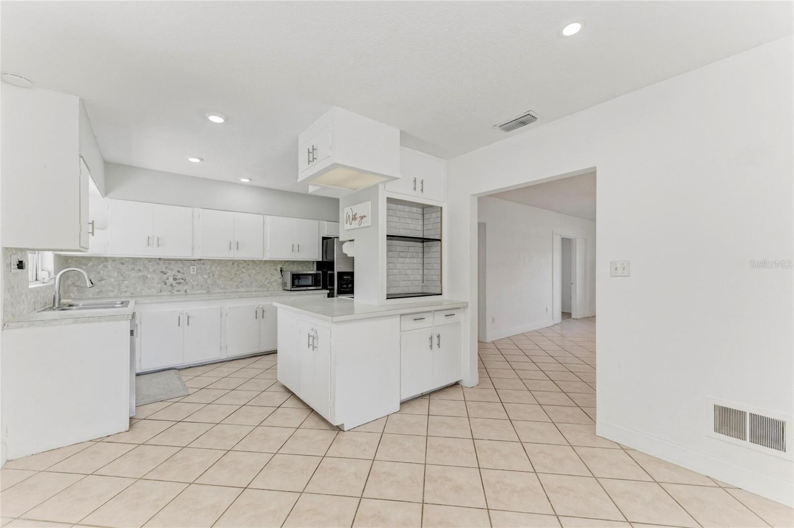 312 WINFIELD WAY, NOKOMIS, FL, 34275