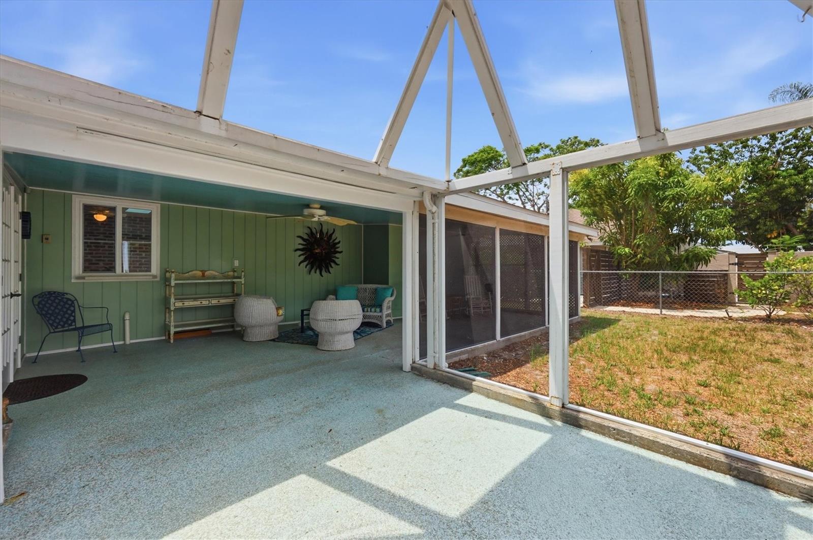2233 ALICE RD, SARASOTA, FL, 34231