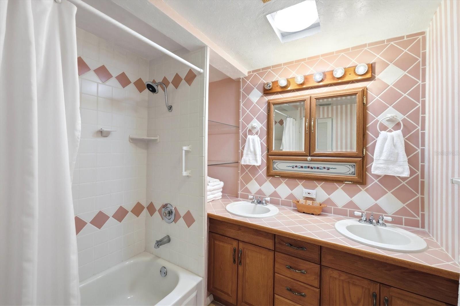 2233 ALICE RD, SARASOTA, FL, 34231