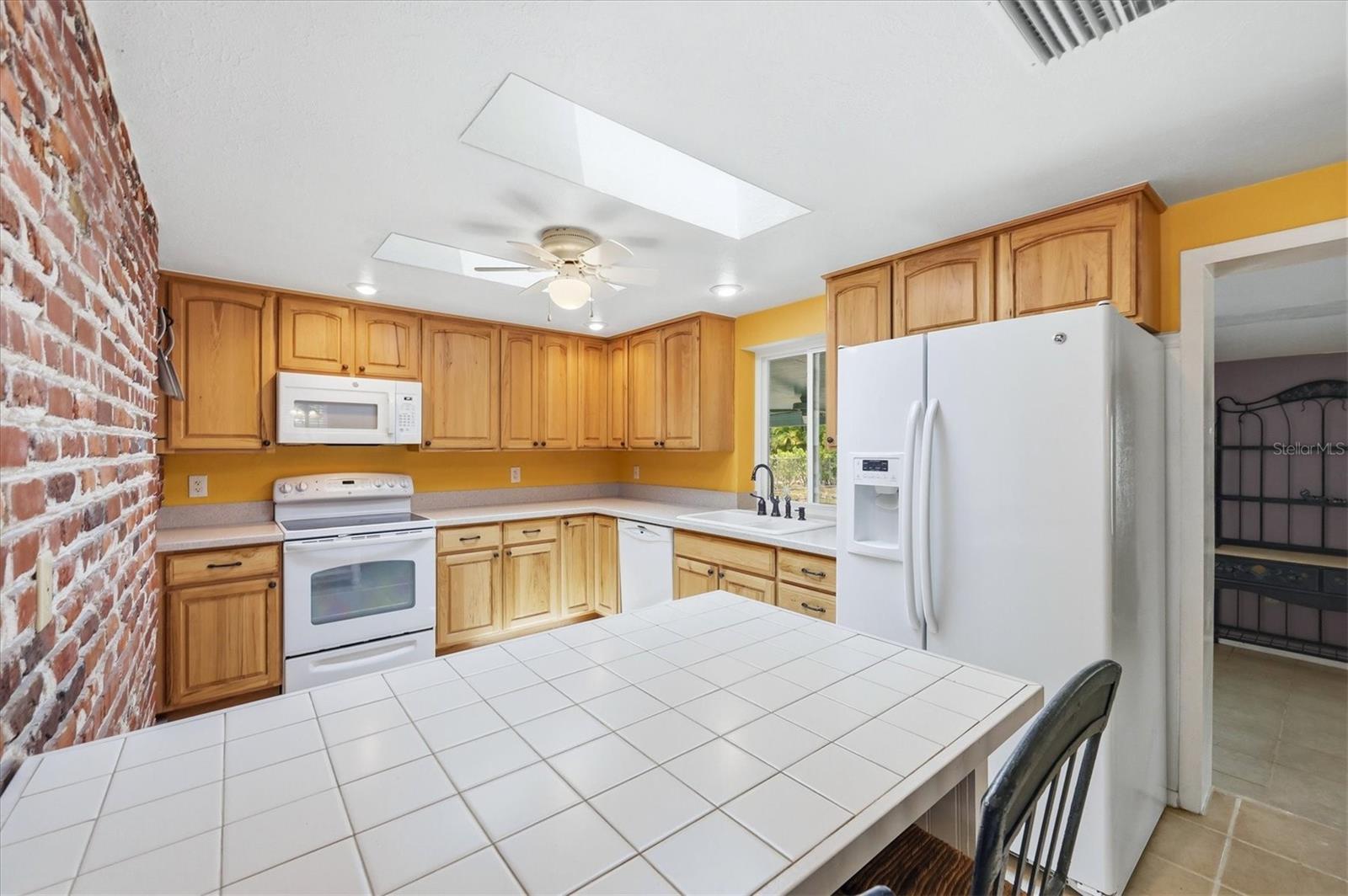 2233 ALICE RD, SARASOTA, FL, 34231