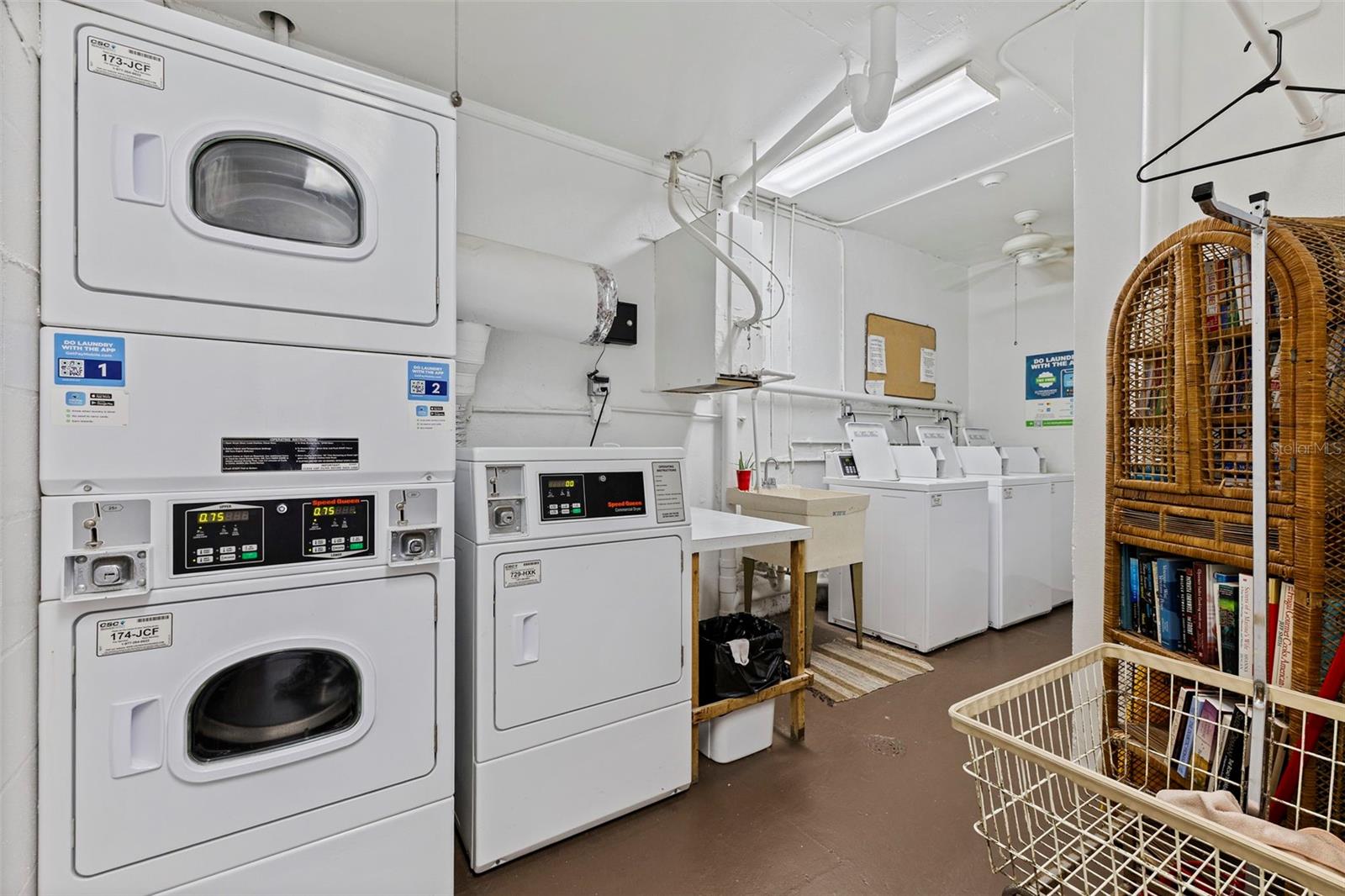 5975 TERRACE PARK DR N #204, ST PETERSBURG, FL, 33709