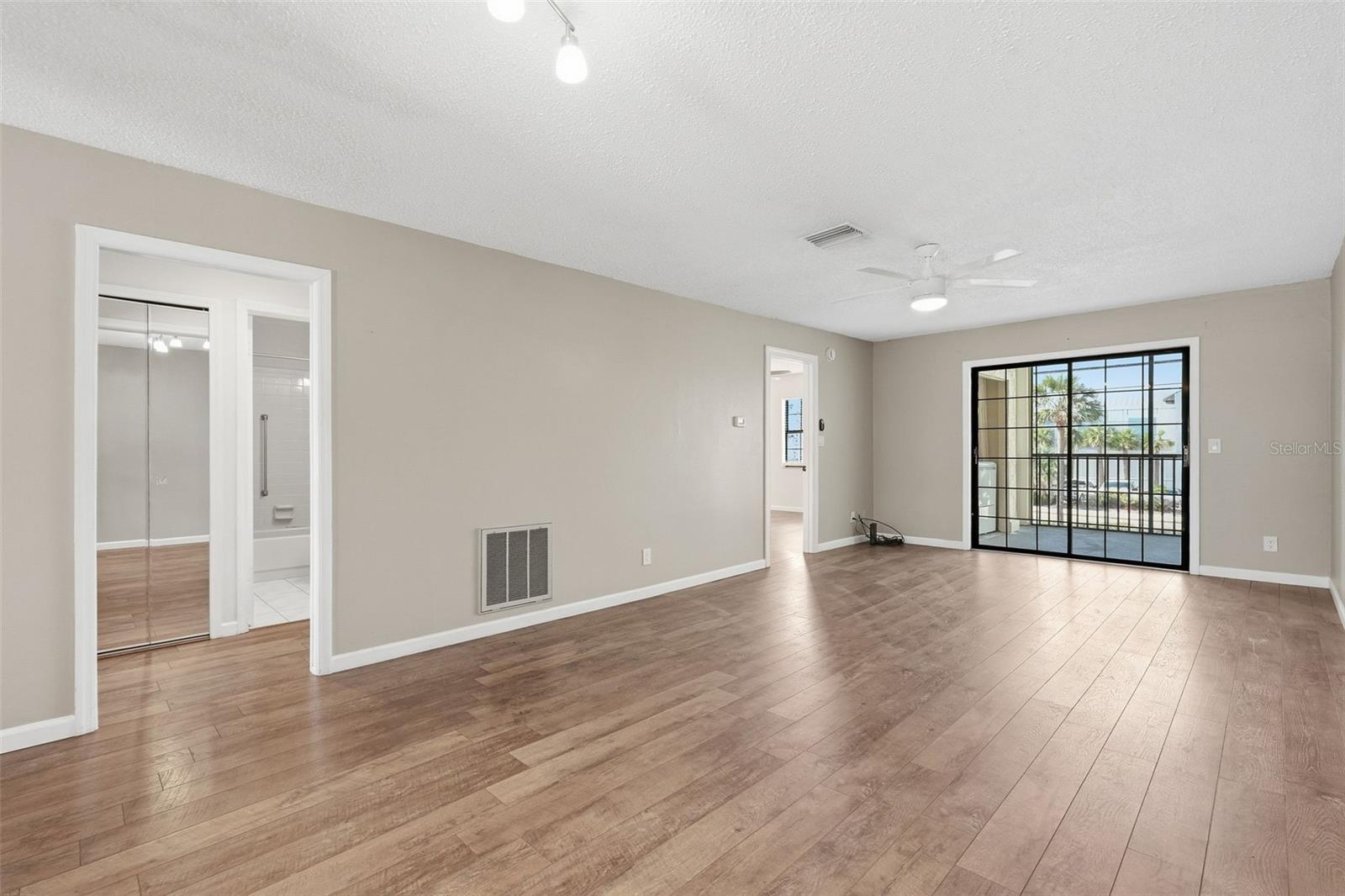 340 CAUSEWAY BLVD #107, DUNEDIN, FL, 34698