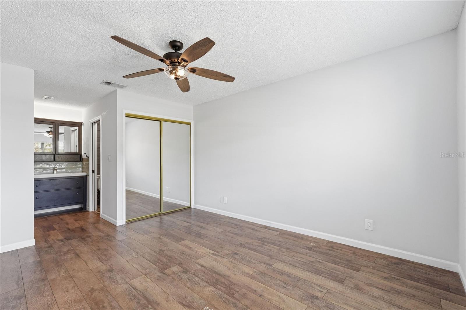 340 CAUSEWAY BLVD #107, DUNEDIN, FL, 34698