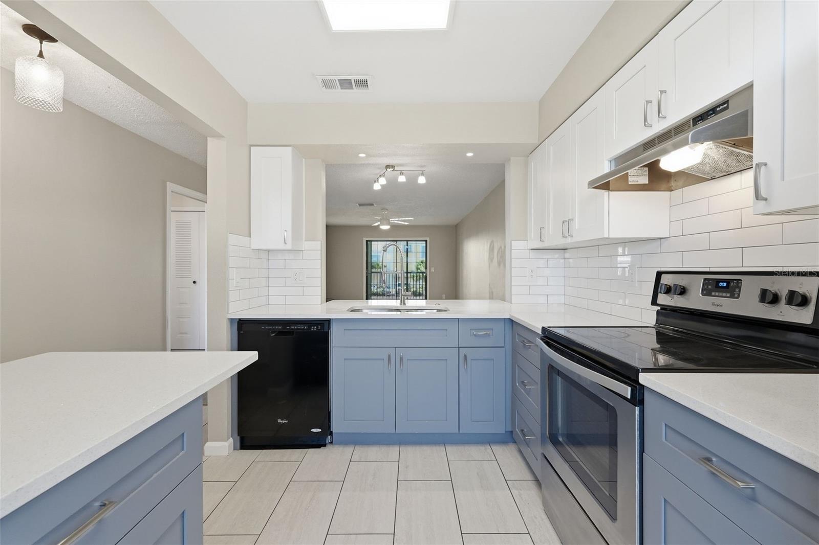 340 CAUSEWAY BLVD #107, DUNEDIN, FL, 34698
