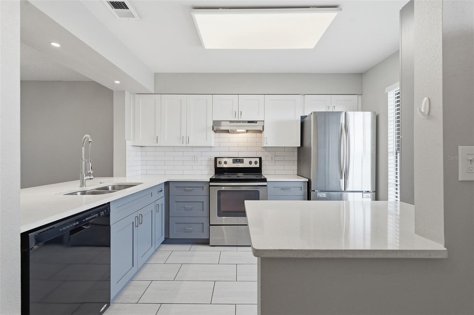 340 CAUSEWAY BLVD #107, DUNEDIN, FL, 34698