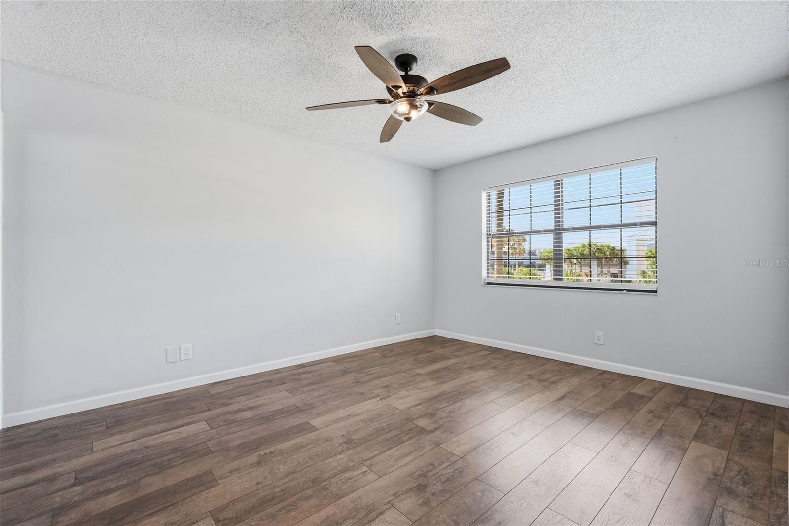 340 CAUSEWAY BLVD #107, DUNEDIN, FL, 34698