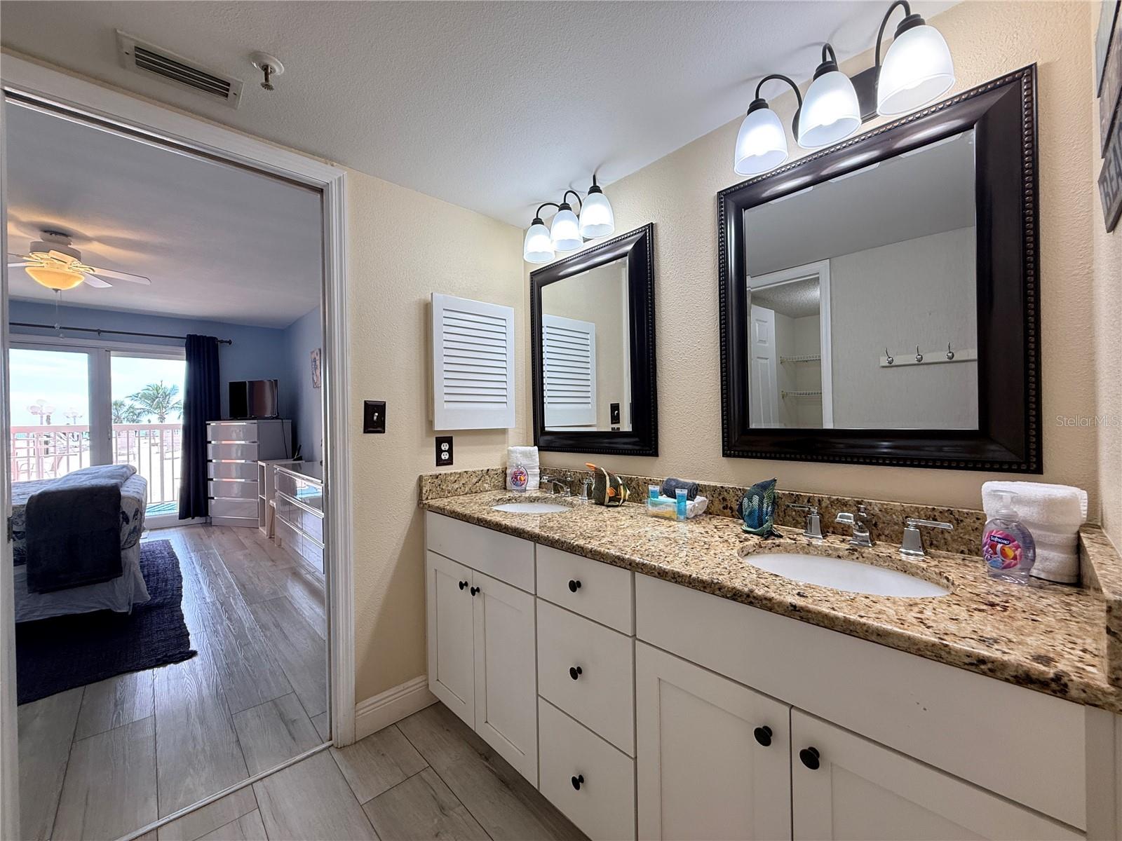 18400 GULF BLVD #2103, INDIAN SHORES, FL, 33785