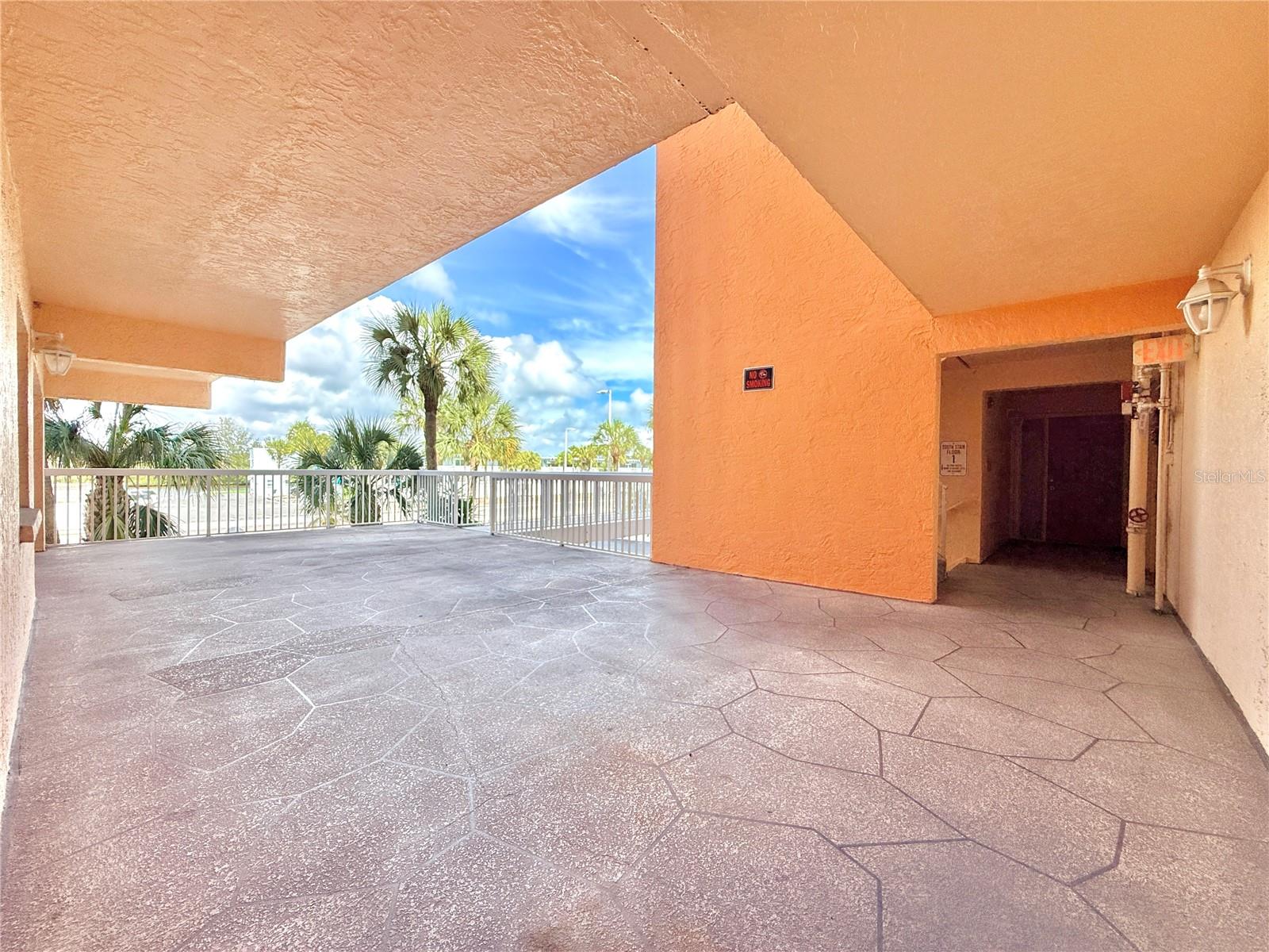 18400 GULF BLVD #2103, INDIAN SHORES, FL, 33785