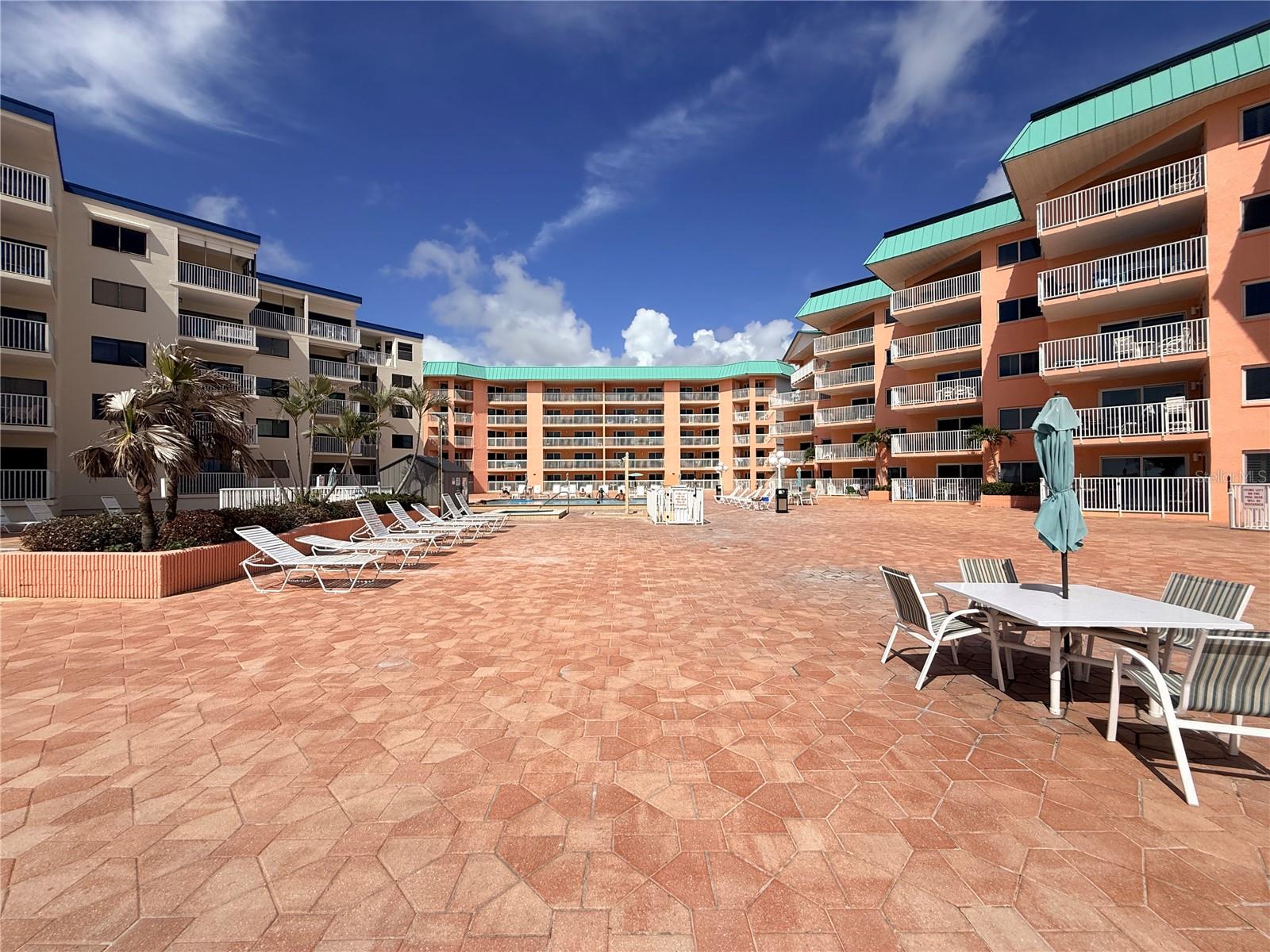 18400 GULF BLVD #2103, INDIAN SHORES, FL, 33785