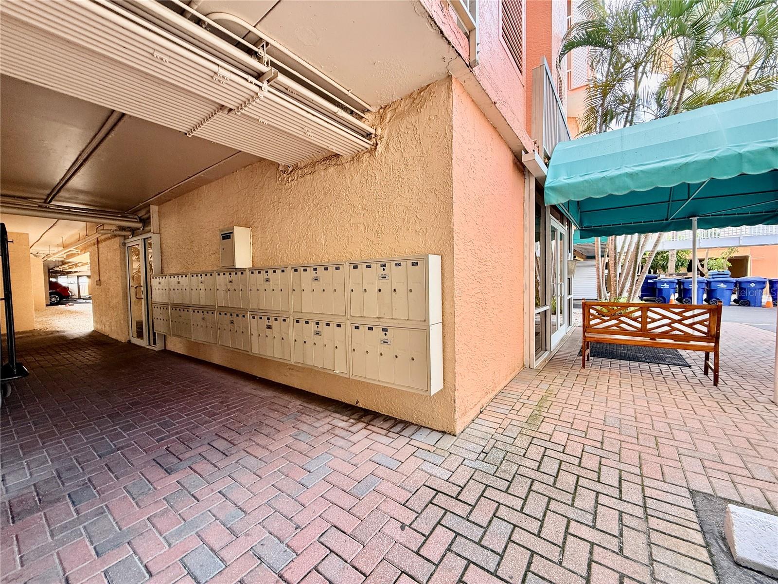18400 GULF BLVD #2103, INDIAN SHORES, FL, 33785